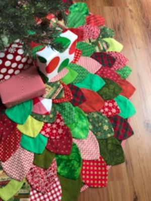 Petal Pop Christmas Tree Skirt Pattern